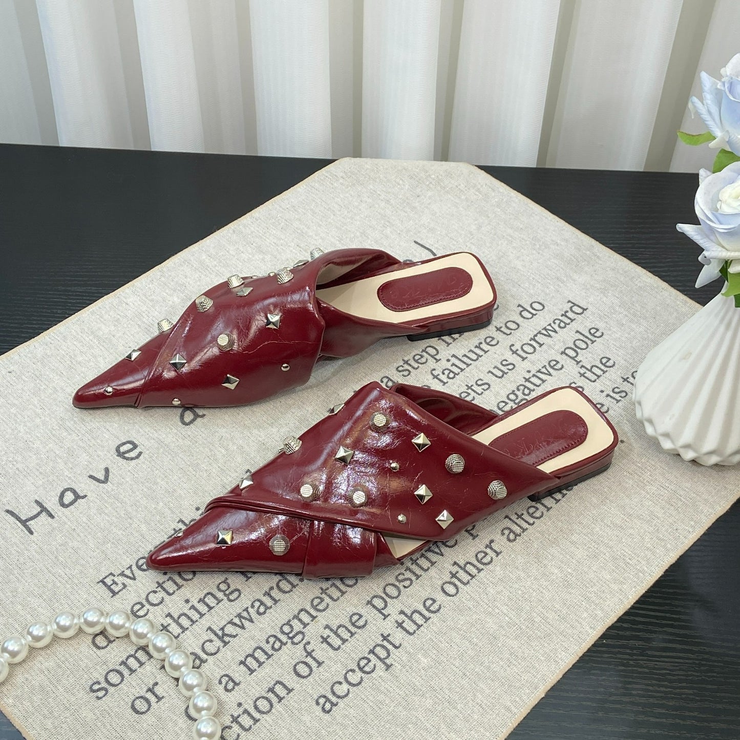 Rivet Boucle En Métal Sangle Croisée Talon Carré Pantoufles All-match Bout Fermé Moitié