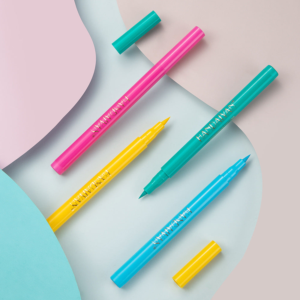 DIY Color Painting Is Not Easy To Smudge Matte Eyeliner