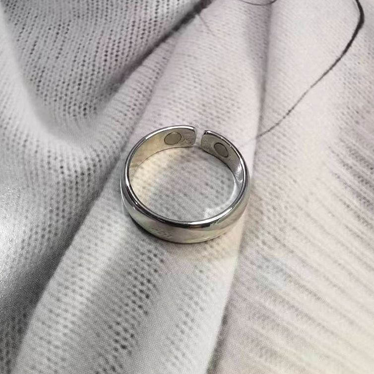 Anillo magnético abierto magnético personalizado de oro rosa galvanizado para hombre