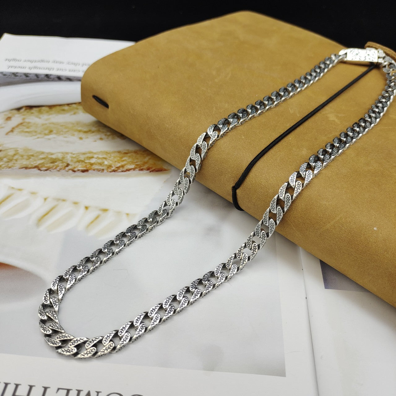 Collar sencillo con todo fósforo para hombre del año del tigre en plata de ley