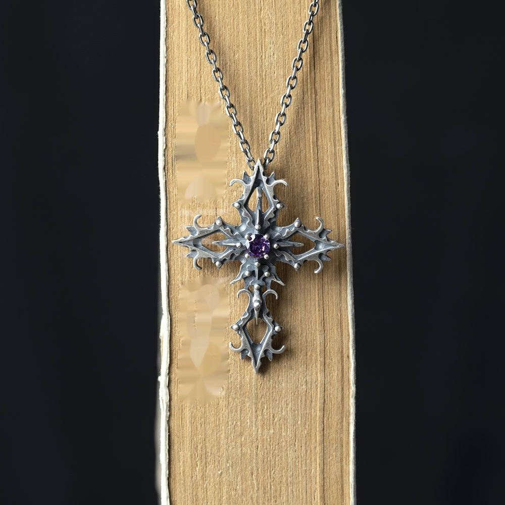 Pendentif croix de style sombre en argent sterling entier