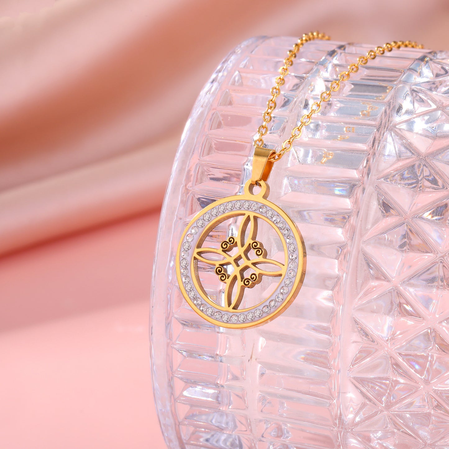 Collier pendentif nœud de sorcière monocouche en acier inoxydable