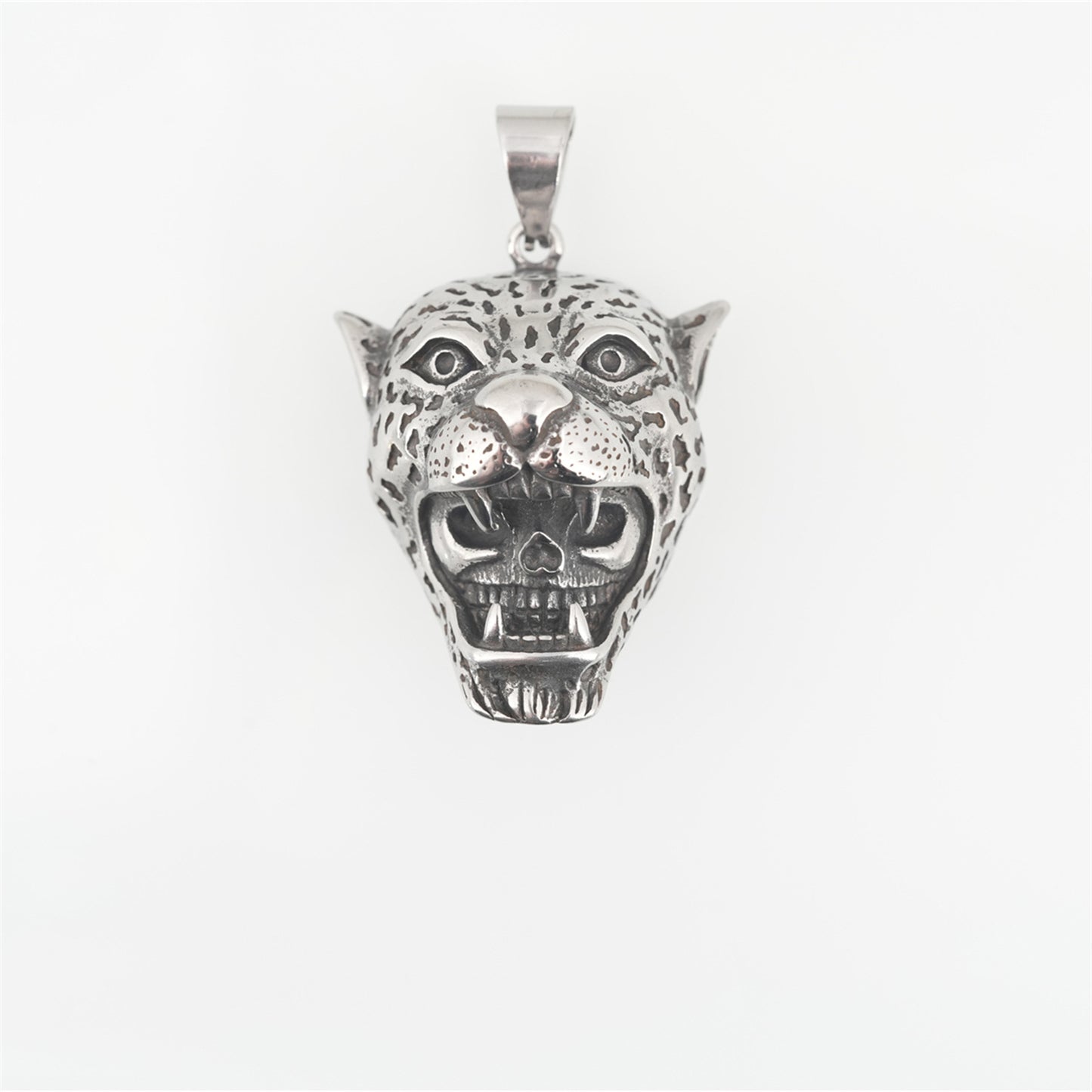 Collar con colgante de león y calavera de tigre simple