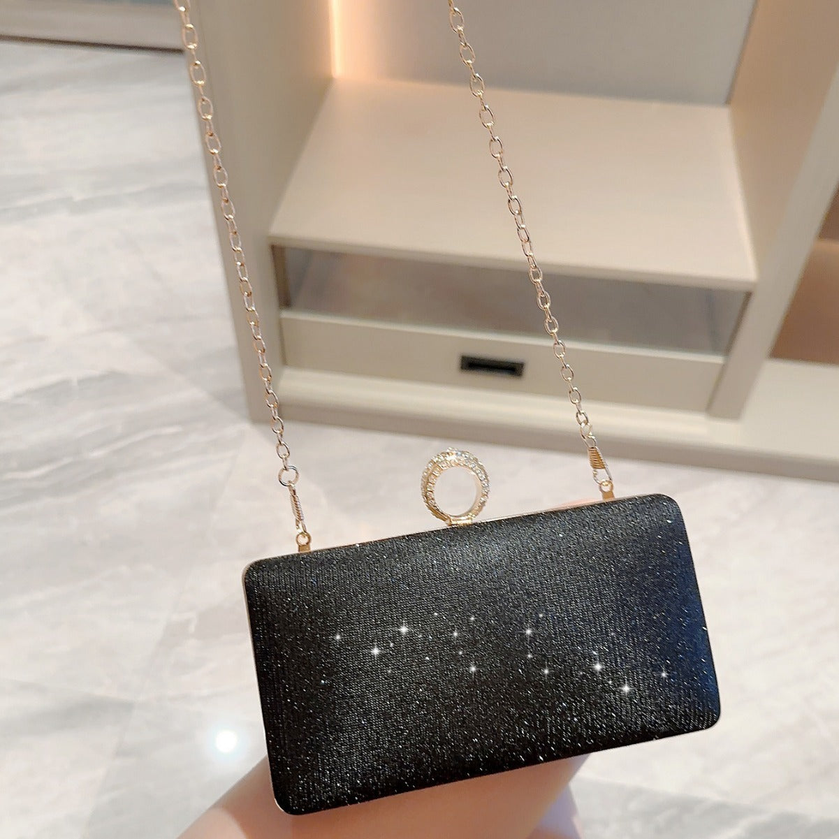 Portefeuille brillant avec anneau en strass à la mode