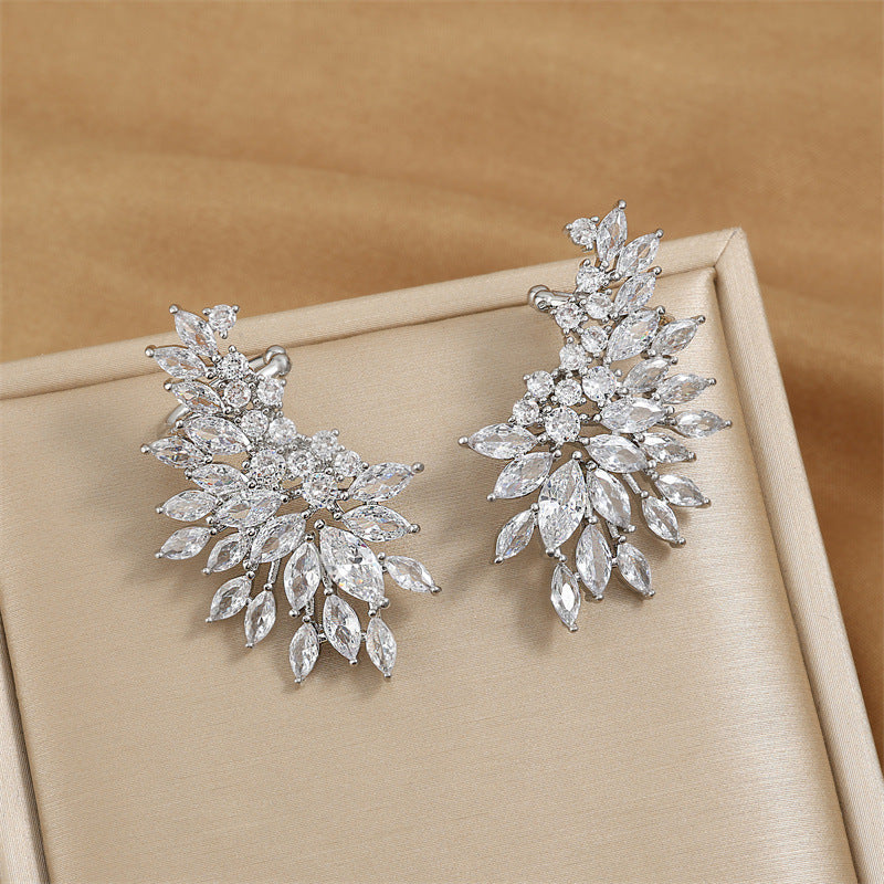 Boucles d'oreilles en forme d'oeil de cheval, fleur, pompon, simples, légères, de luxe, de haute qualité