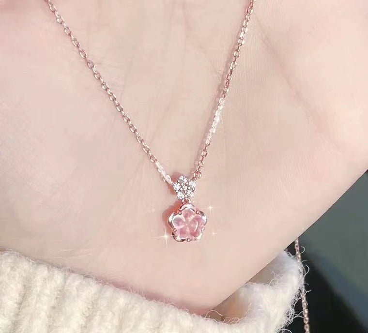 Niche irrégulière gravier coupe Unique cristal fleur de cerisier tempérament fleur de pêche pendentif clavicule collier