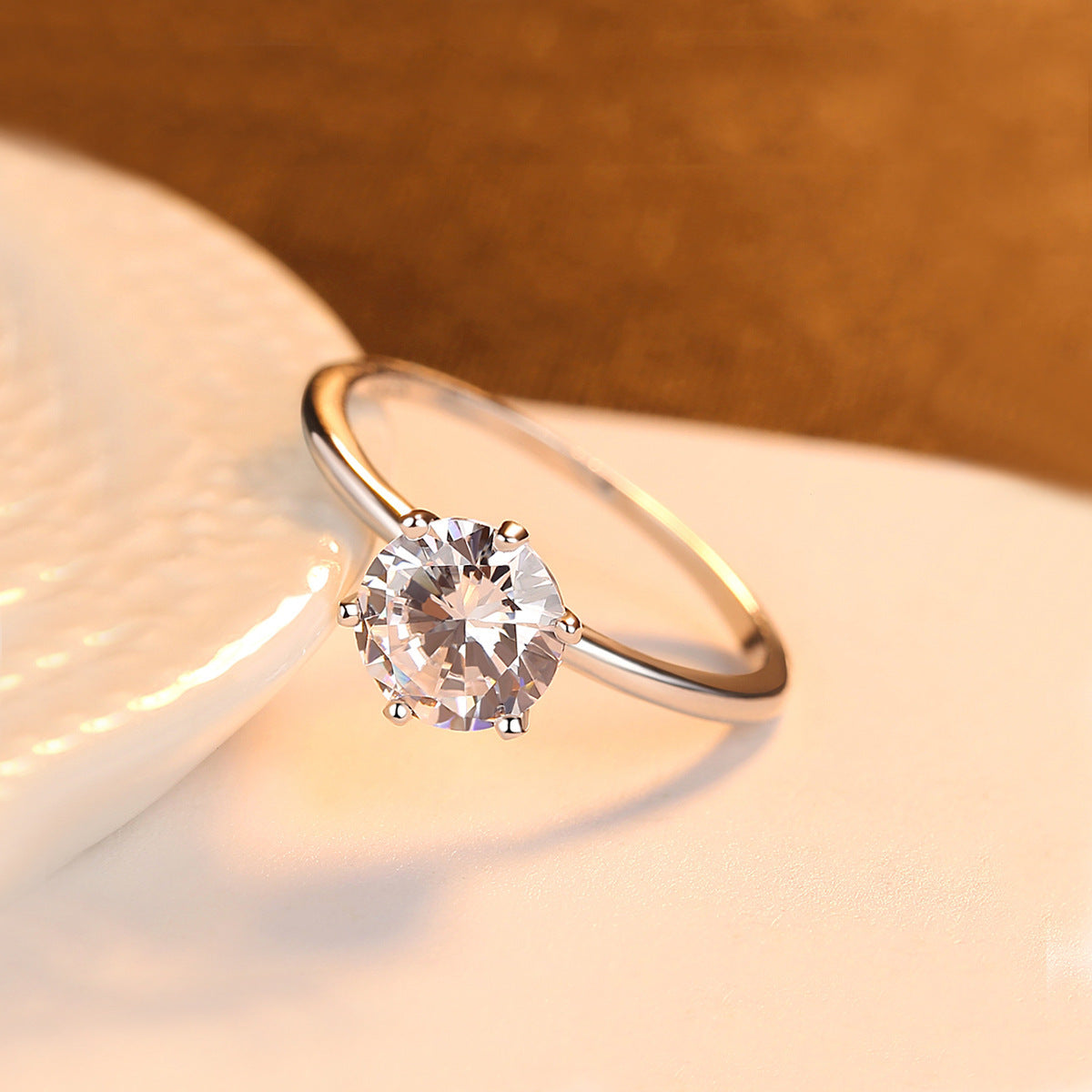 Conjunto de anillos combinados de circón con incrustaciones simples