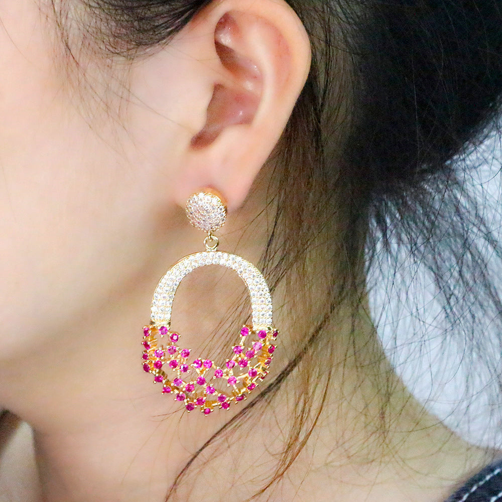 Boucles d'oreilles à tige en cristal et diamant dans les débris creux