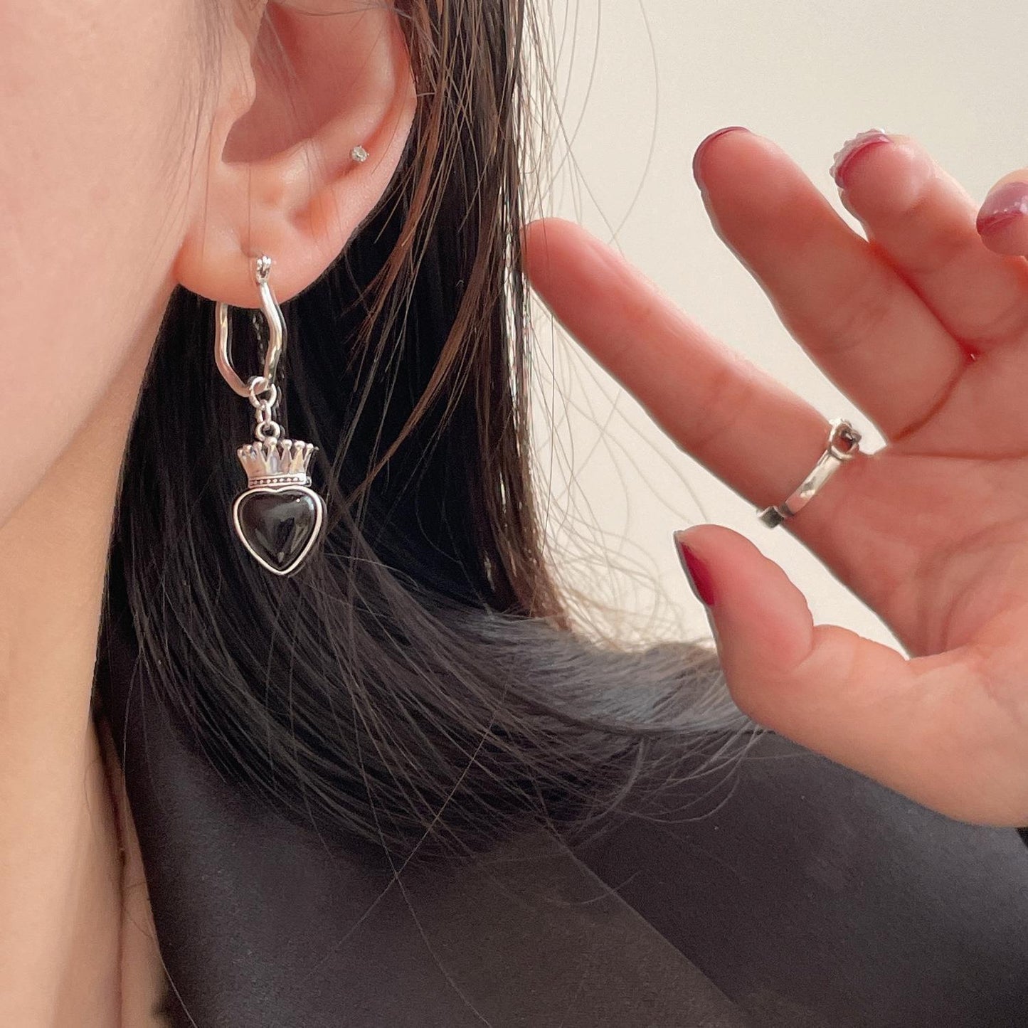 Boucles d'oreilles asymétriques Agate Crown Love pour femmes