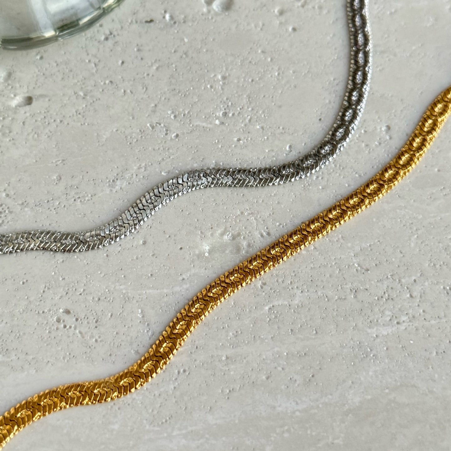 Traje de pulsera de oro y plata con estampado en relieve