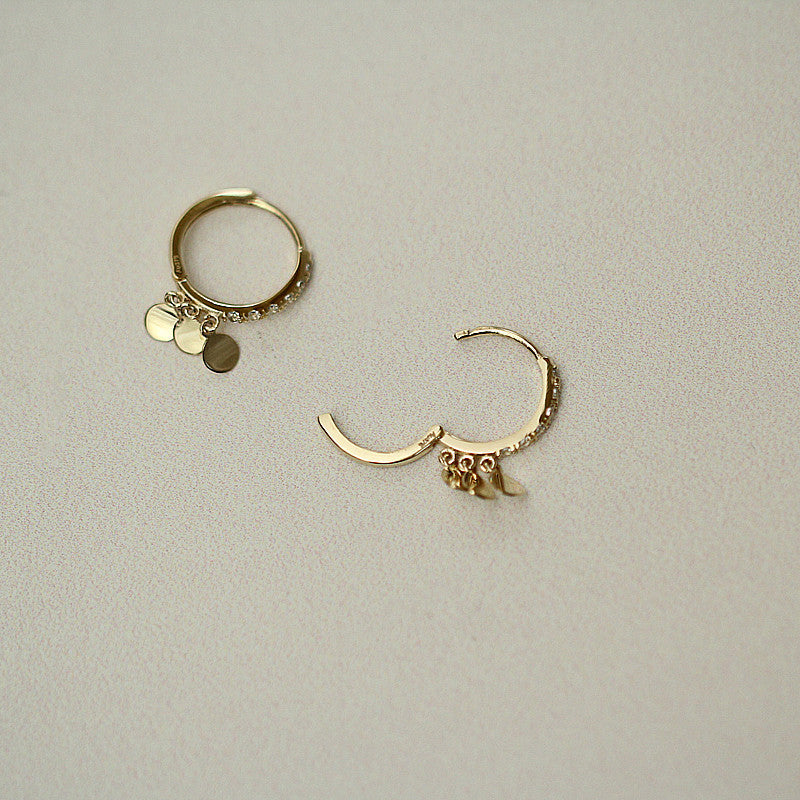 Corée du sud petite feuille d'or ronde petit anneau de bord en Zircon Style de tempérament boucles d'oreilles délicates