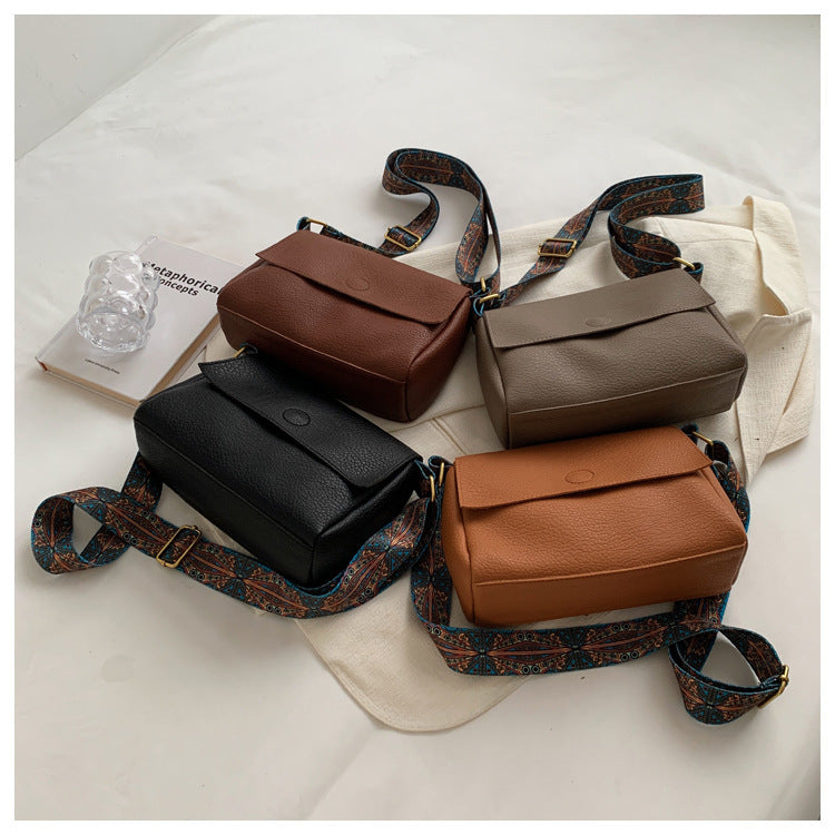 Bandoulière rétro à large bande pour petit sac carré minimaliste pour femmes