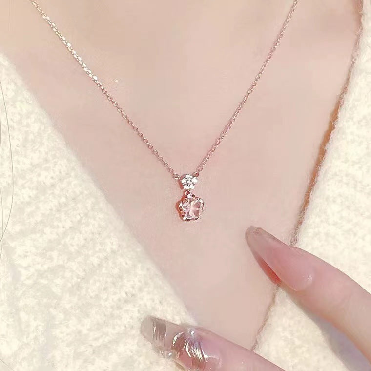 Niche irrégulière gravier coupe Unique cristal fleur de cerisier tempérament fleur de pêche pendentif clavicule collier