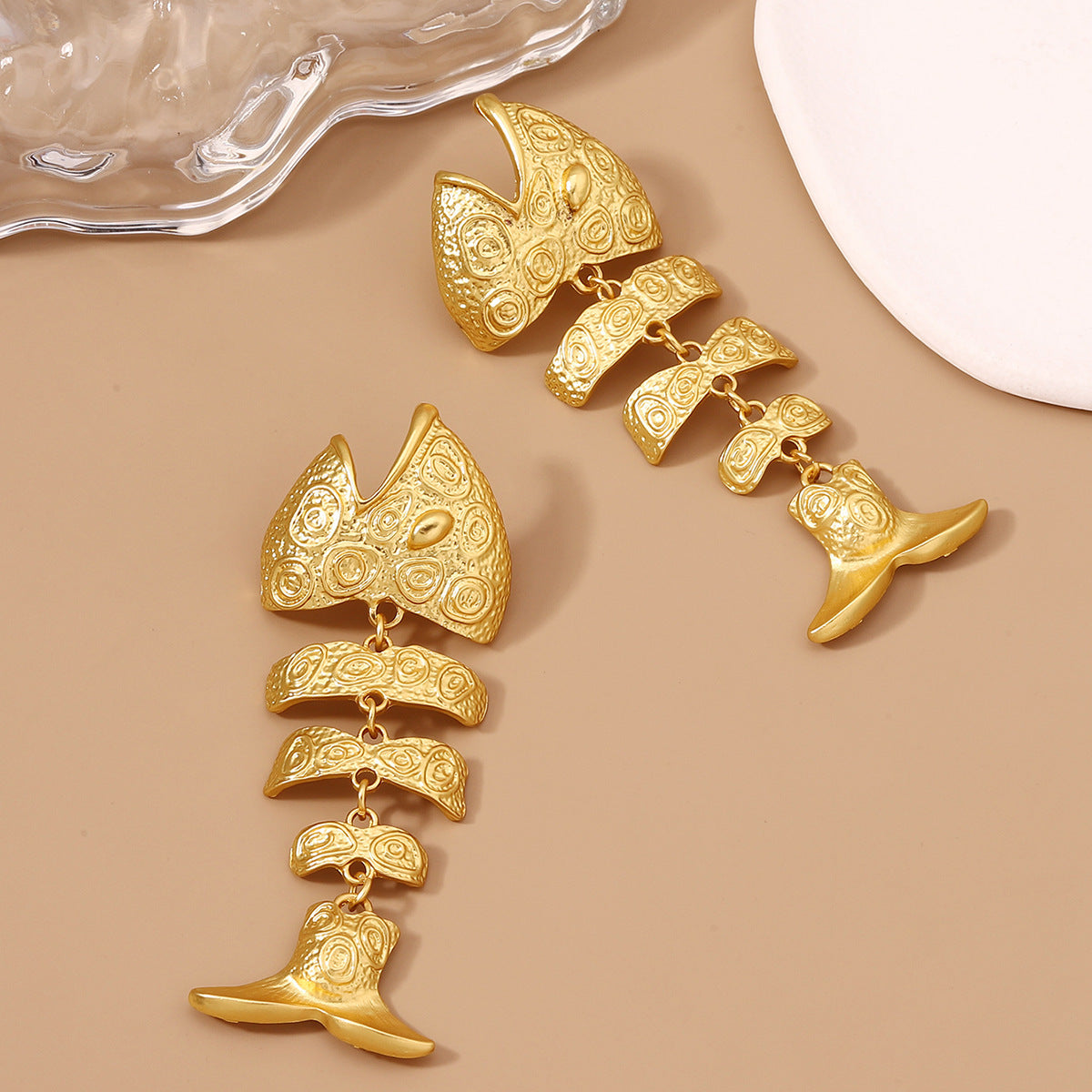 Retro Golden Hollow Fishbone Eardrops Earrings