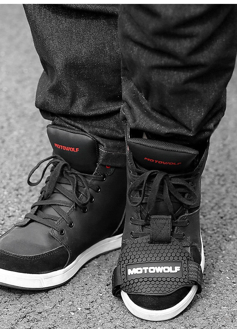 Equipo de protección para zapatos de moto.