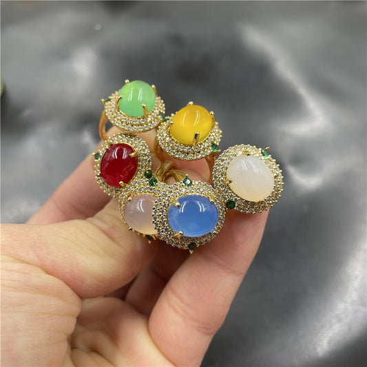 Bague en calcédoine bleue incrustée de forme géométrique