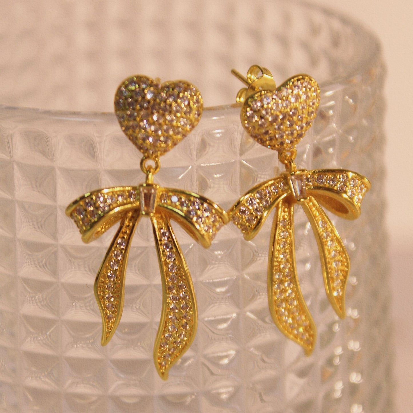 Pendientes de interés especial con sentido de lujo ligero y de alta calidad