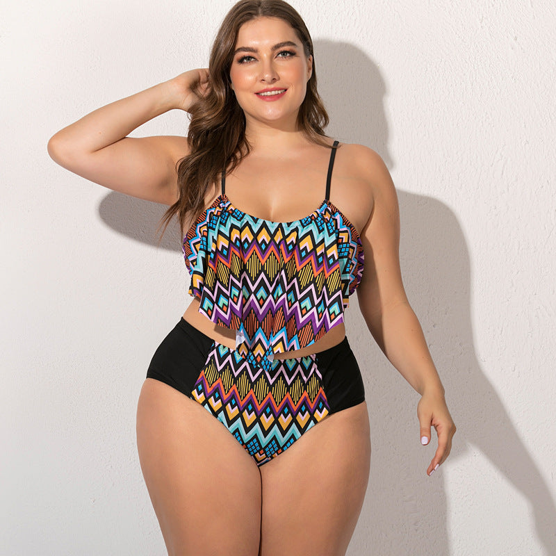 Grosse femme et gros maillot de bain fendu
