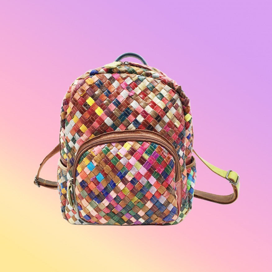 Sac à dos tissé à la main en cuir de vache de couleur couture pour femme