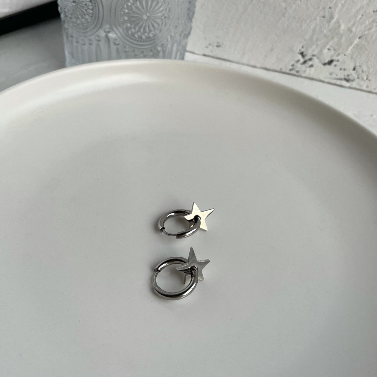 Special-interest Design Female Couple Hip Hop Earrings