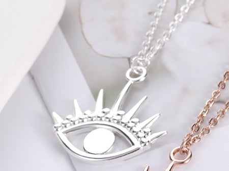 Collar de cobre con colgante de ojo de ángel