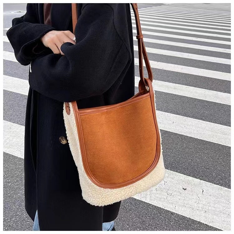 Sac à bandoulière à une épaule en peluche pour femmes