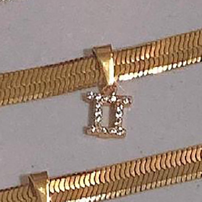 Collier de lame de constellation de diamants en petit groupe