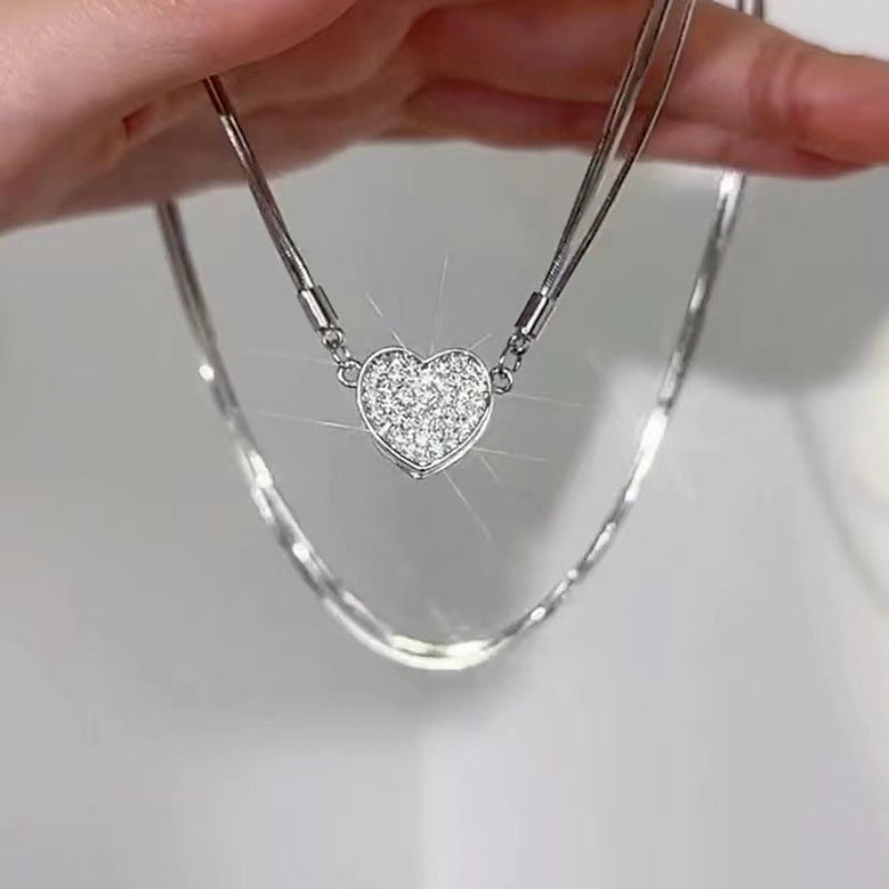 Collar magnético multicapa de amor con incrustaciones de diamantes, personalidad de estilo de lujo asequible