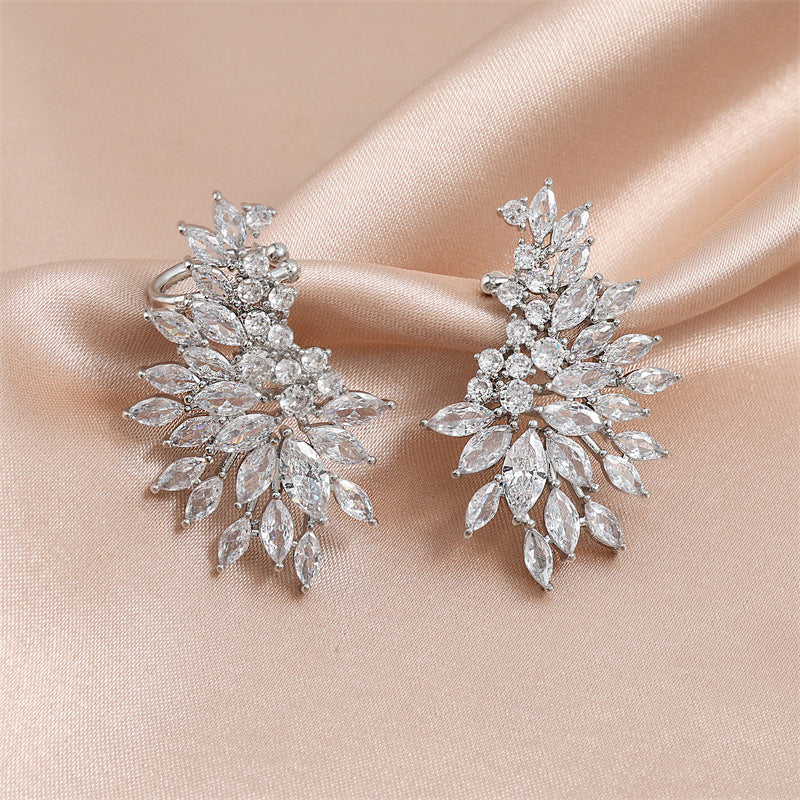 Boucles d'oreilles en forme d'oeil de cheval, fleur, pompon, simples, légères, de luxe, de haute qualité