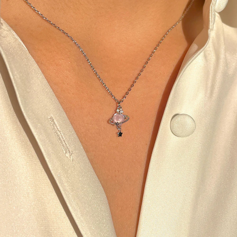 Exquisito collar envolvente de Saturno de lujo ligero