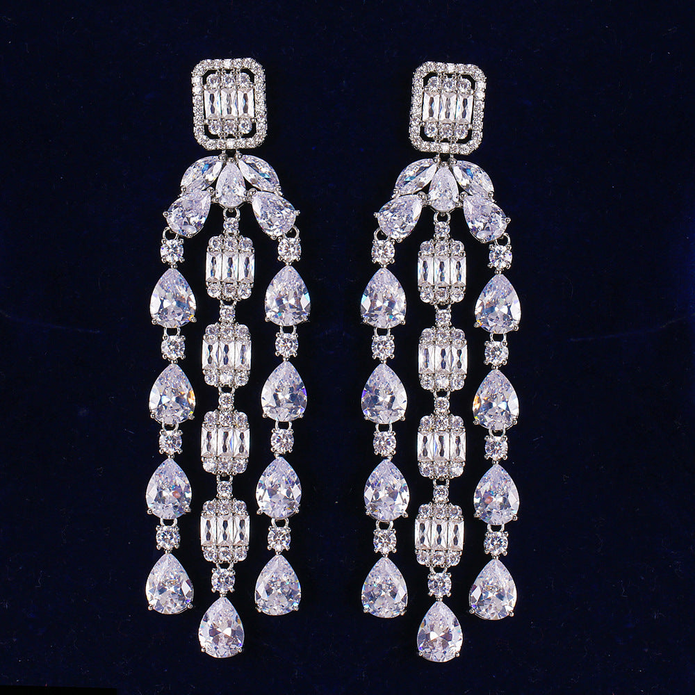 Gland de mode plaqué argent clous d'oreilles géométrique Zircon
