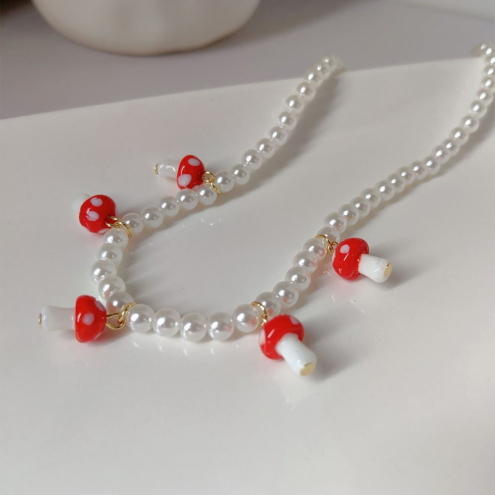Collier pendentif champignon glacé rouge