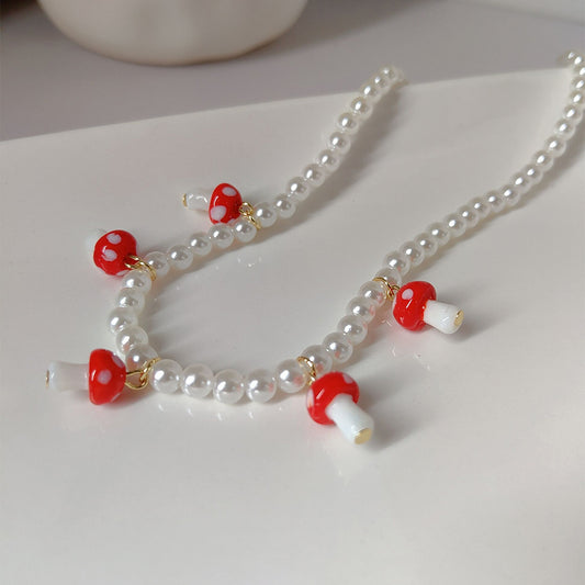 Collier pendentif champignon glacé rouge