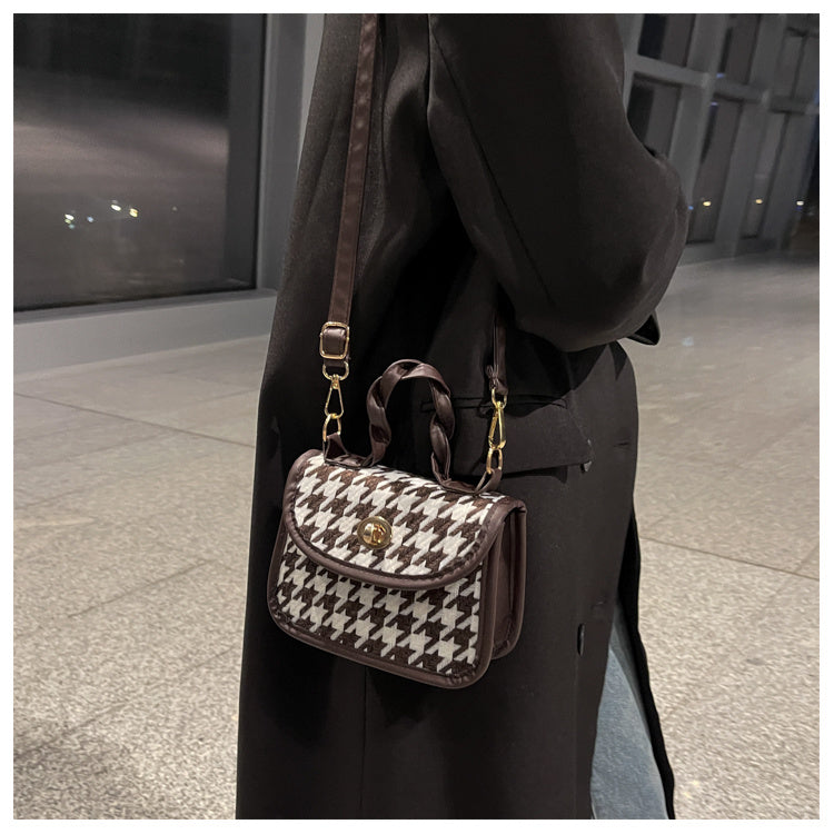 Petit sac à bandoulière en damier tendance