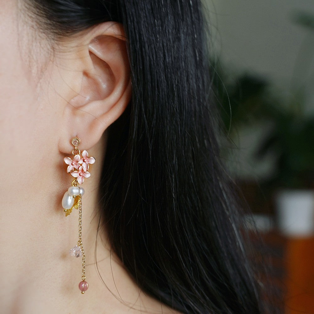 Design élégant avec un long clip d'oreille