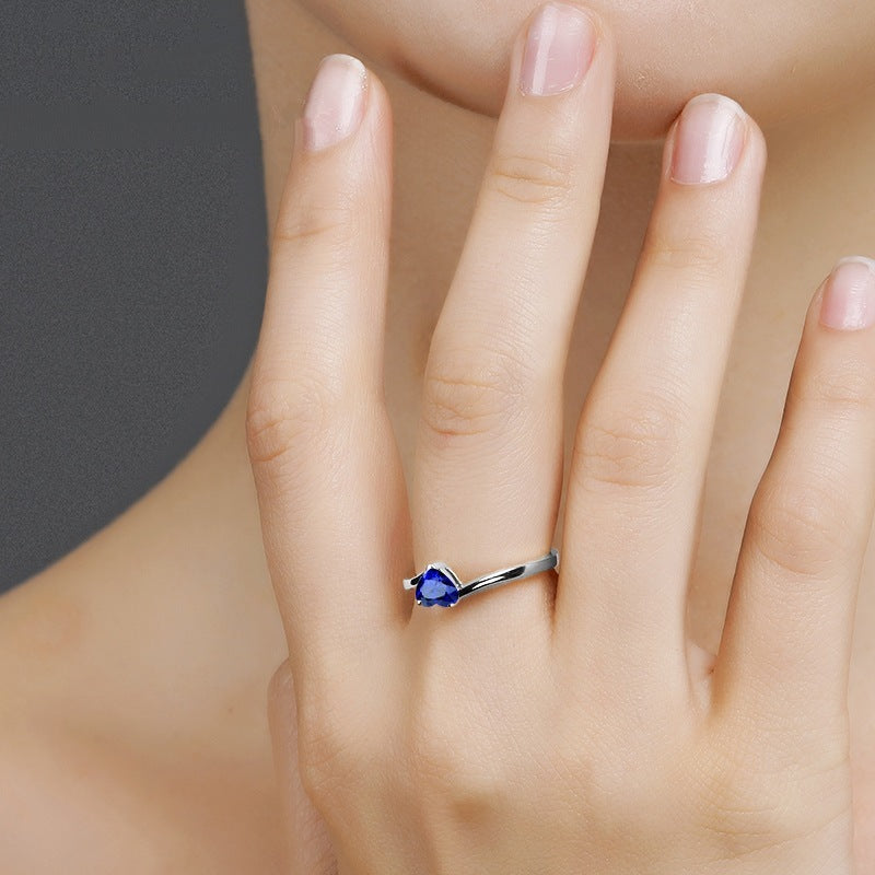 Bague en forme de cœur saphir rouge simple pour femmes