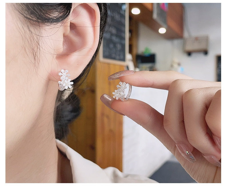 S925 Sterling Silver Artistic Pearl Stitching Snowflake Inlaid Zircon Trendy Earrings