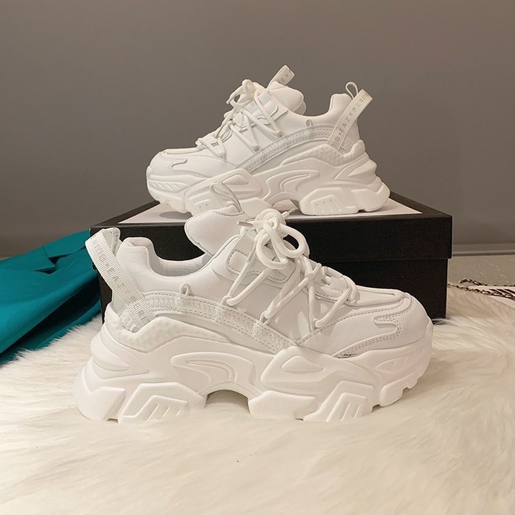 Chaussures de sport décontractées à la mode augmentant la hauteur