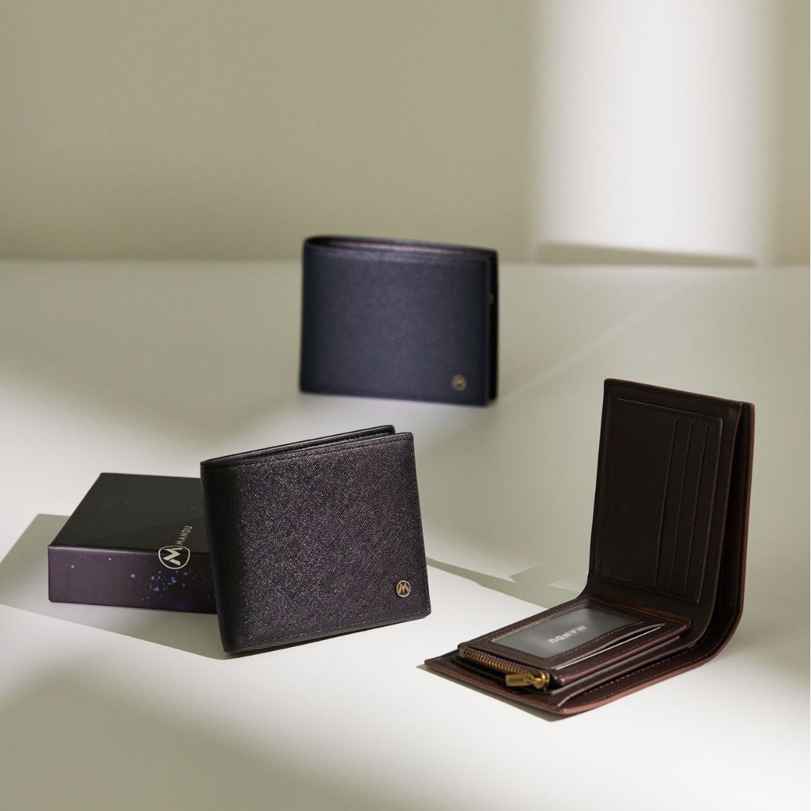 Cartera de hombre con patrón cruzado informal