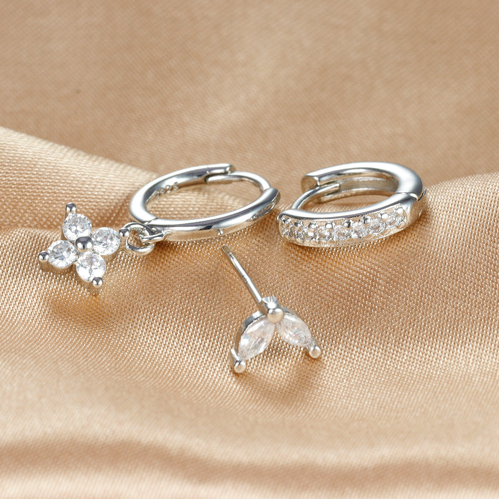Ensemble de boucles d'oreilles empilées de diamants cloutés de fleurs