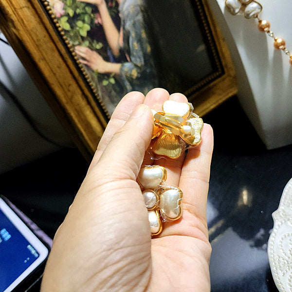 Suite Collier Sautoir Et Boucles D'Oreilles Pendentif Fleur Blanche