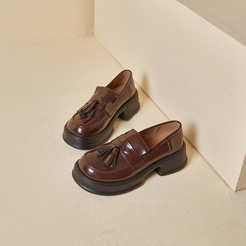 Petites chaussures en cuir de loisirs japonaises à pompon pour dames