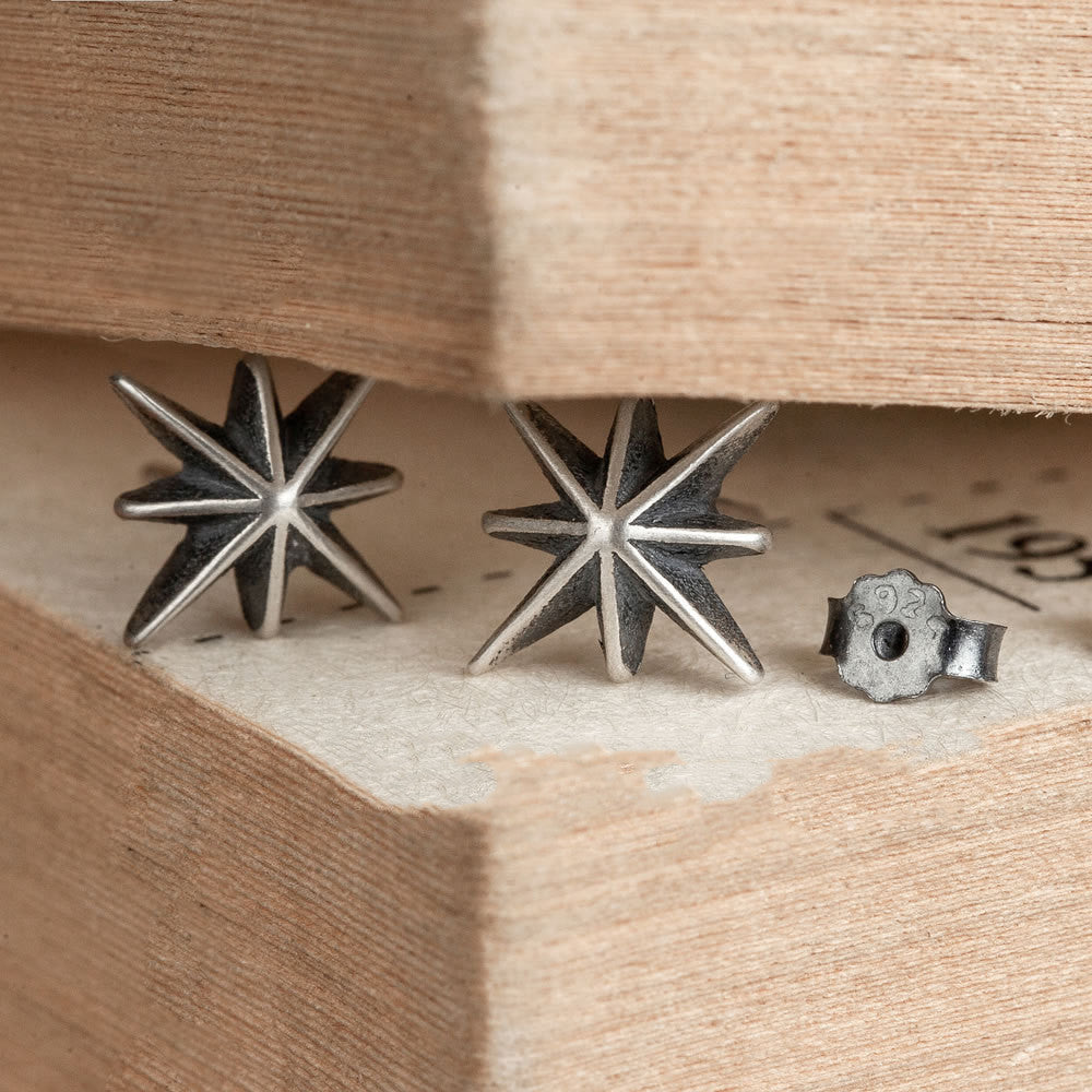 Dark Dream S925 Sterling Silver Eight Awn Shehe Stud Earrings