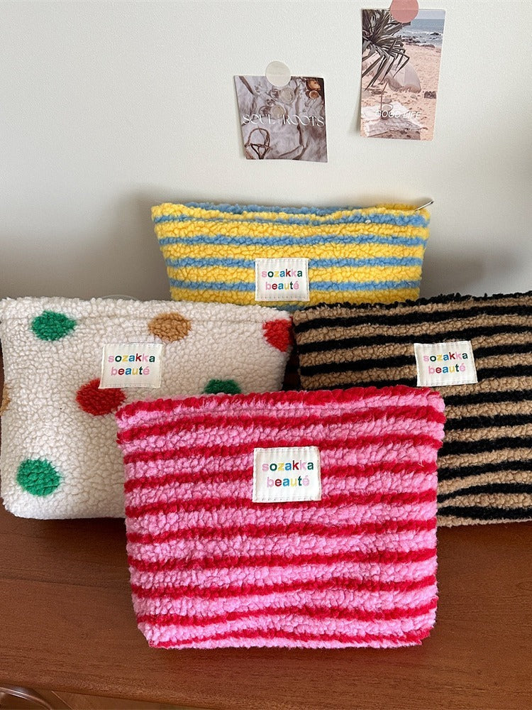 Sac de rangement de cosmétiques de soins de la peau de voyage de grande capacité à pois de couleur peluche d'hiver