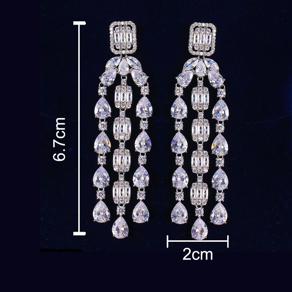 Gland de mode plaqué argent clous d'oreilles géométrique Zircon