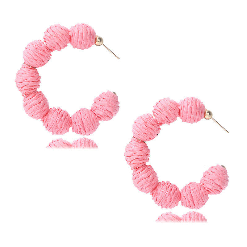 Boucles d'oreilles en forme de C en raphia couleur style vacances d'été