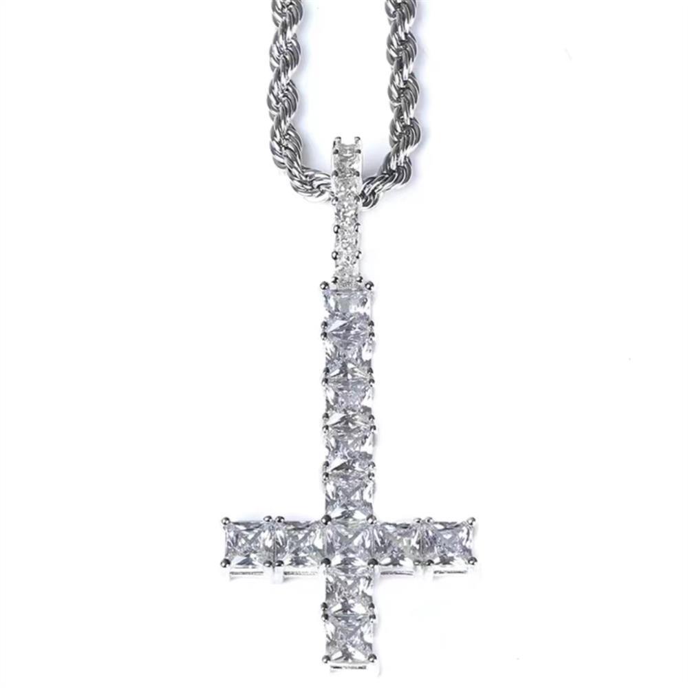 Collier Croix Pleine de Diamants Zircon Inversé