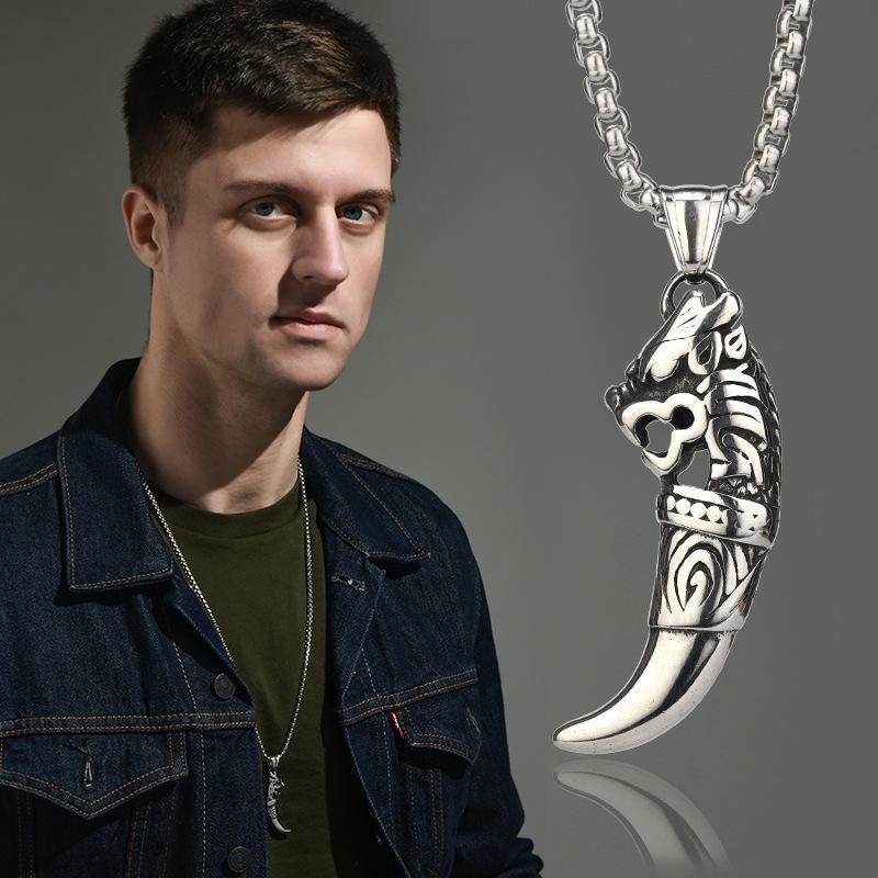 Collier rétro en acier titane avec dents de loup