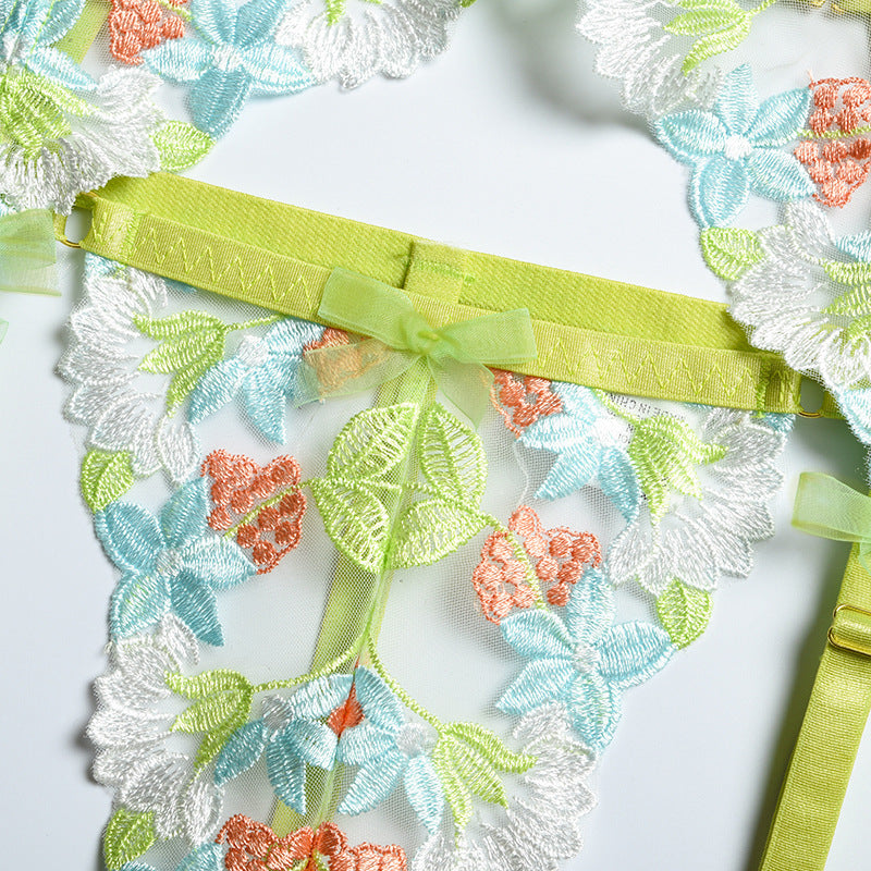 Ensemble trois pièces de sous-vêtements en maille florale artisanale froncés