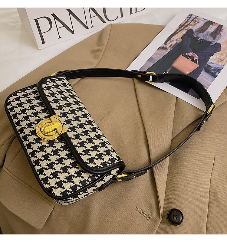 Sac baguette pied-de-poule pour femme avec une épaule sous les bras